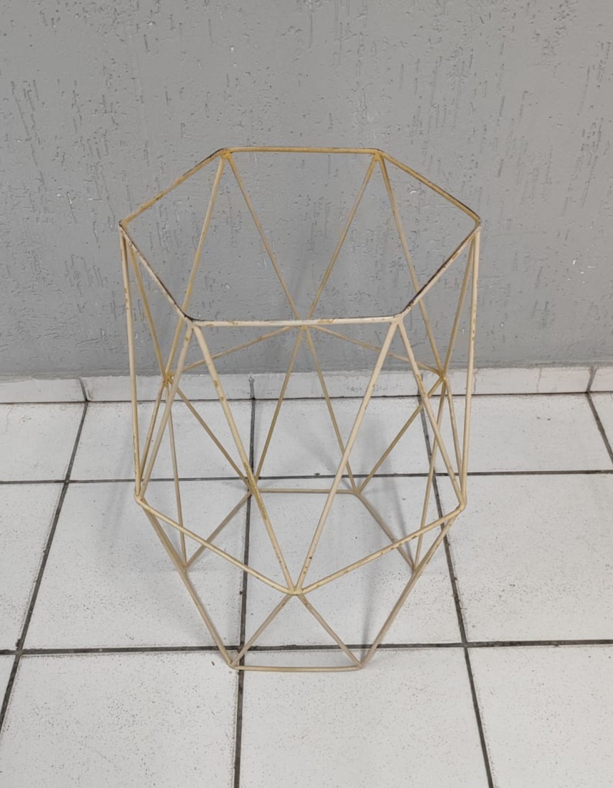 Cilindro Treliça Amarelo Claro + Tampo 70Cm Alt X 35Cm Diametro - BBFestasAluguel 