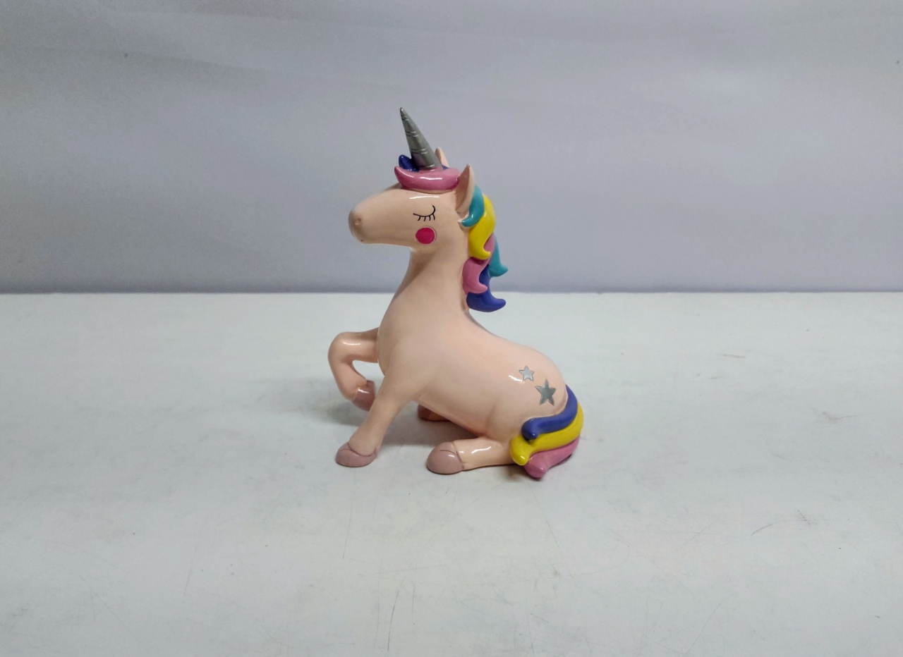 Unicornio Rosa Com Detalhe Colorido   - BB Festas Aluguel 