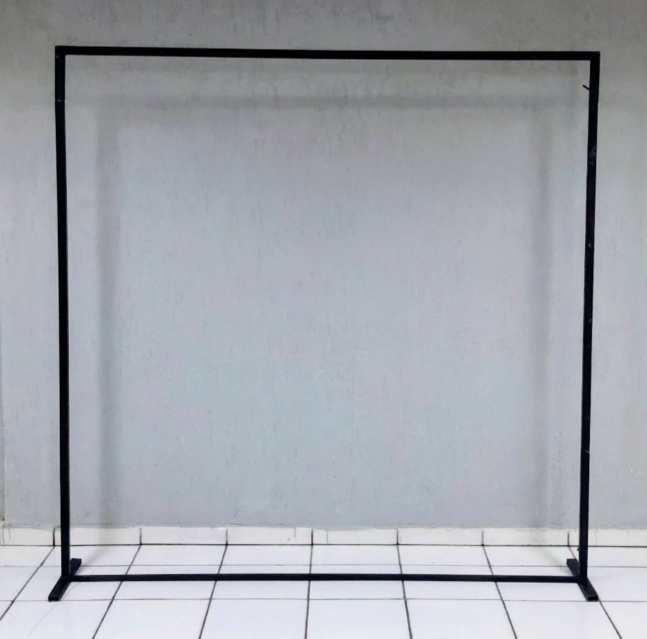Painel Ferro Quadrado Preto 2M Alt X 2M Larg - BBFestasAluguel 