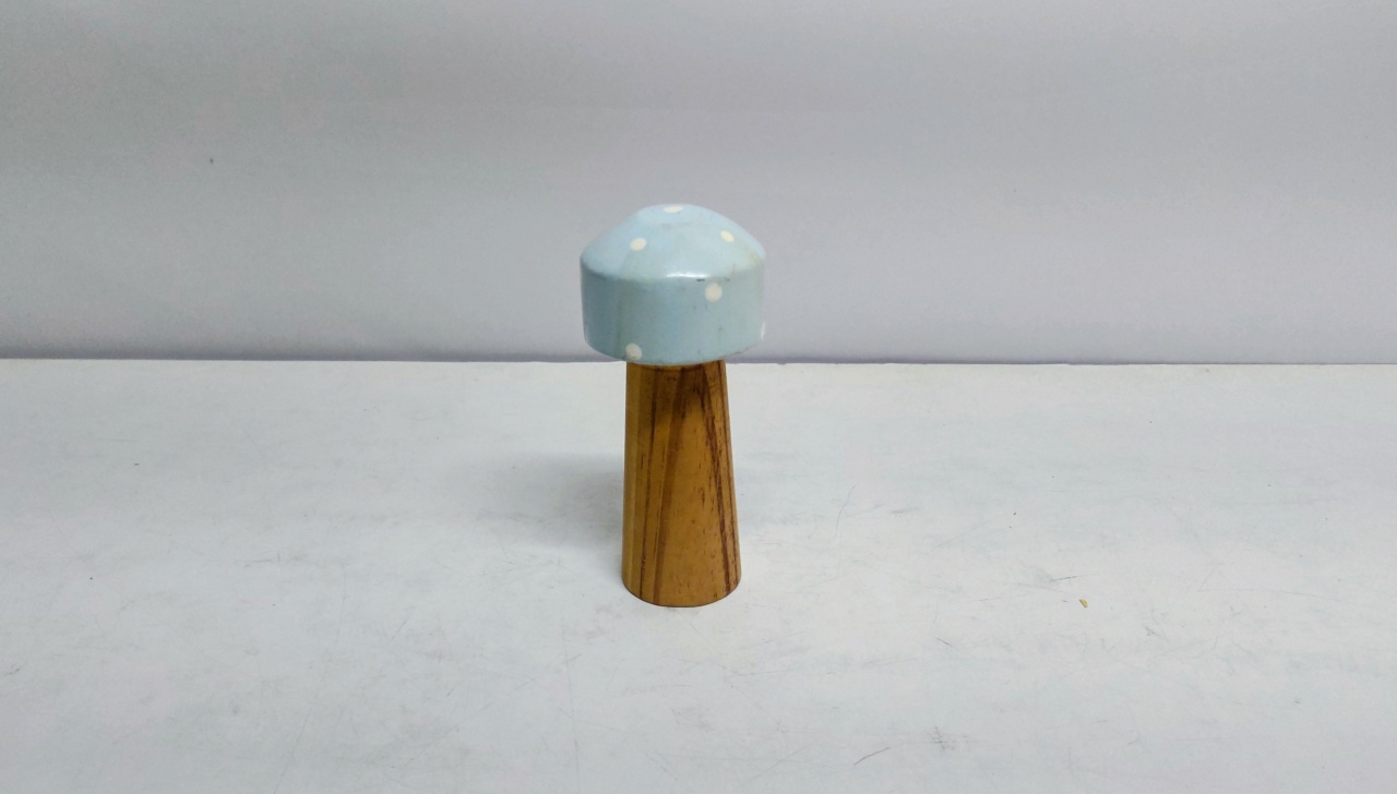 Cogumelo/M Mdf Azul Bebê 16Cm Alt X 8Cm Diametro  - BB Festas Aluguel 