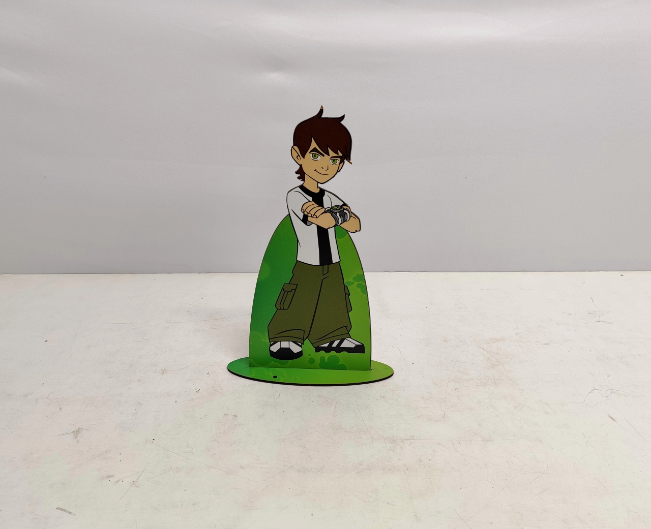 Totem Ben 10 30Cm Alt X 20Cm Larg  - BB Festas Aluguel 