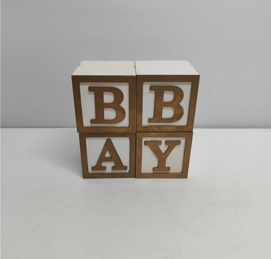 Cubo Baby Branco/Dourada  - BB Festas Aluguel 