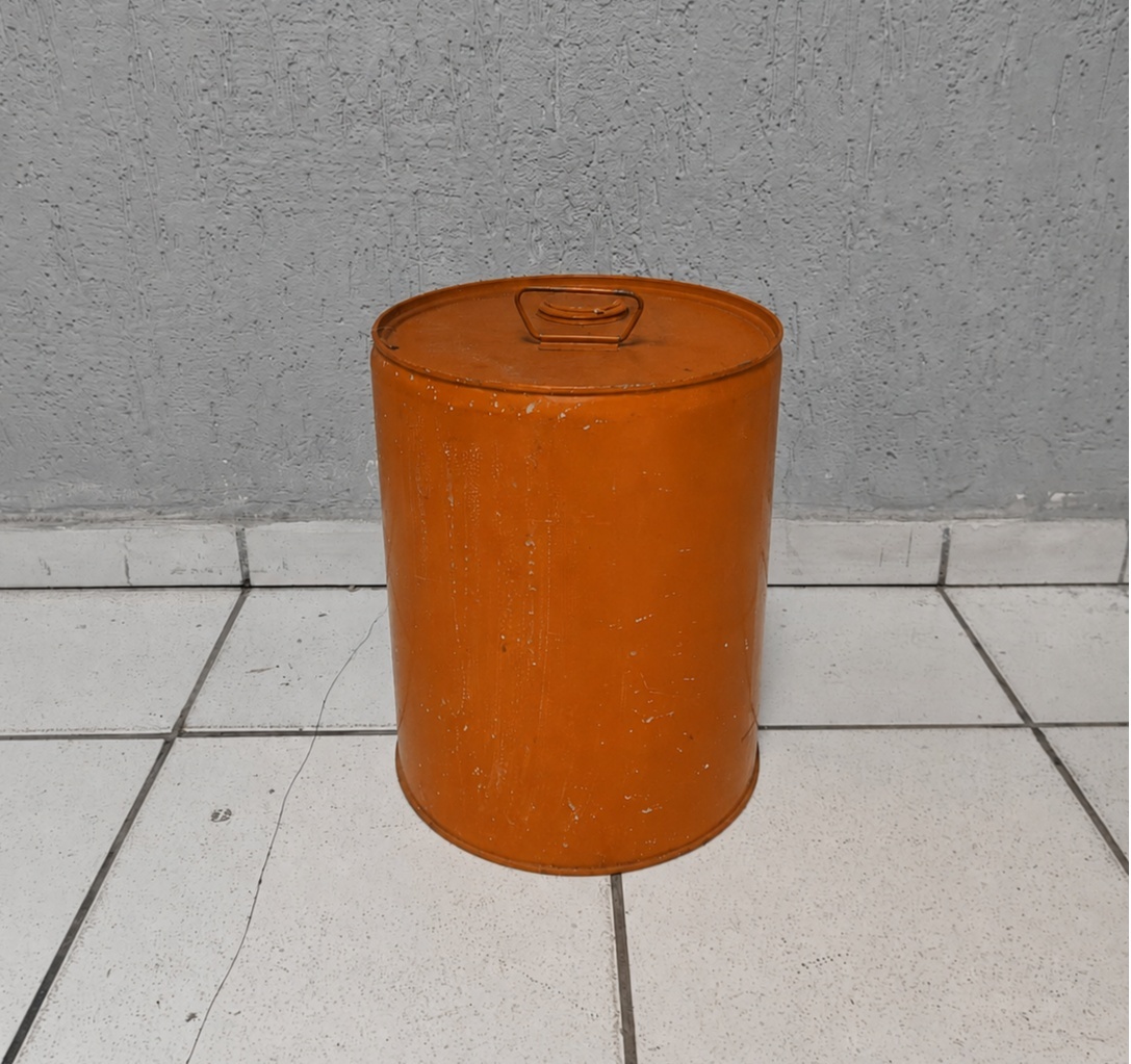 Latão de Chão Laranja 35Cm Alt X 30Cm Diametro - BBFestasAluguel 