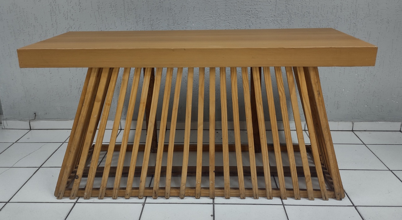 Mesa Retangular Rústica Com Pé Ripado  1,60M X 60Cm - BBFestasAluguel 