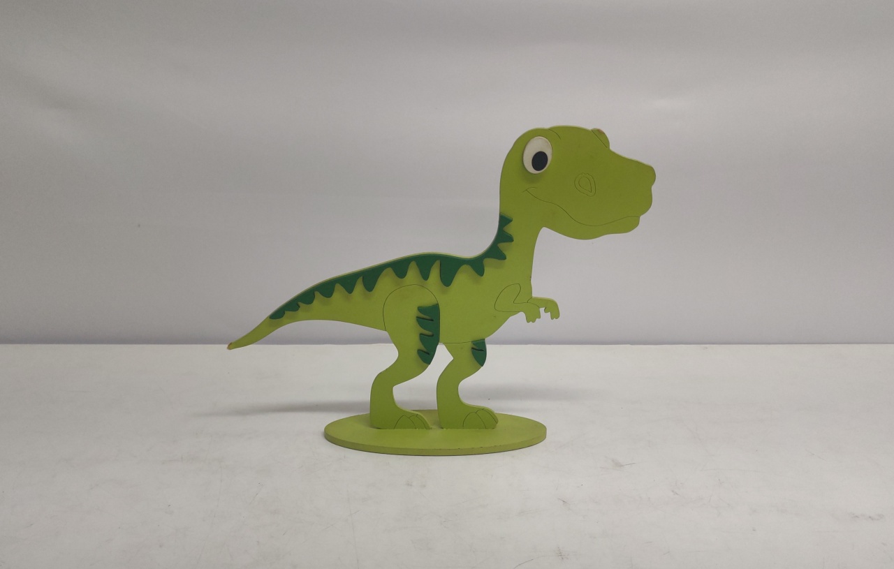 Totem Dinossauro Verde Claro 25Cm Alt X 30Cm Larg - BB Festas Aluguel 