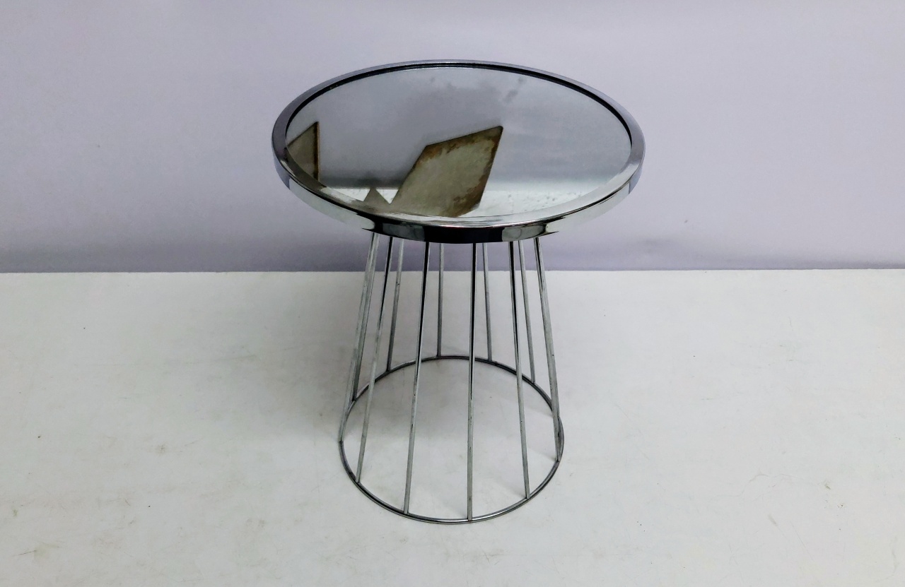 Boleira Redonda Prata Espelhada Base Aramada 30Cm Alt X 25Cm Diametro  - BB Festas Aluguel 