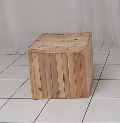 Cubo Rústico Ripado M 50Cm Alt X 50Cm X 50Cm - BBFestasAluguel 