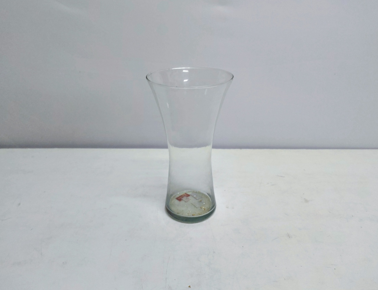 Vaso de Vidro Acinturado 26Cm Alt X 14Cm Diametro  - BB Festas Aluguel 