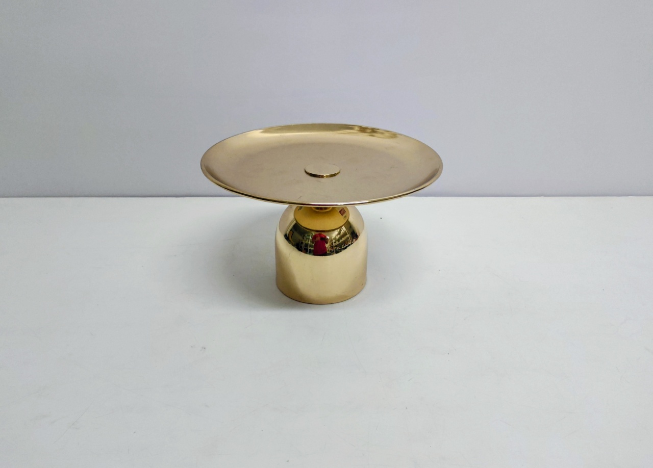 Porta Doce Metal Dourada Luxo Pé Taça 14Cm Alt X 23Cm Diametro  - BB Festas Aluguel 