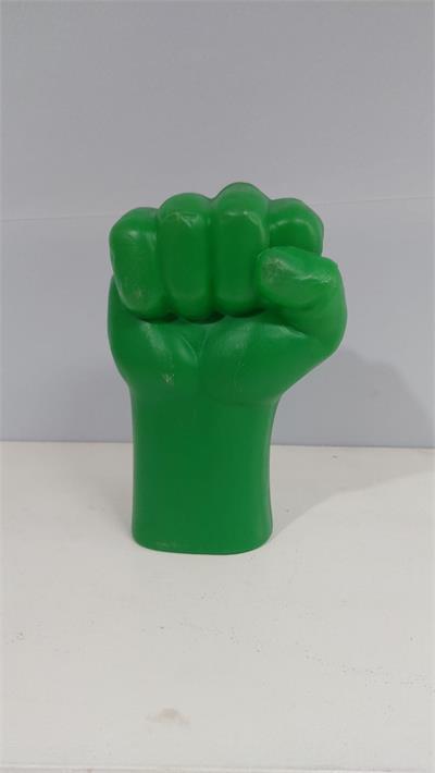 Mão Hulk G Plástico (Herois) 25Cm X 15Cm - BB Festas Aluguel 