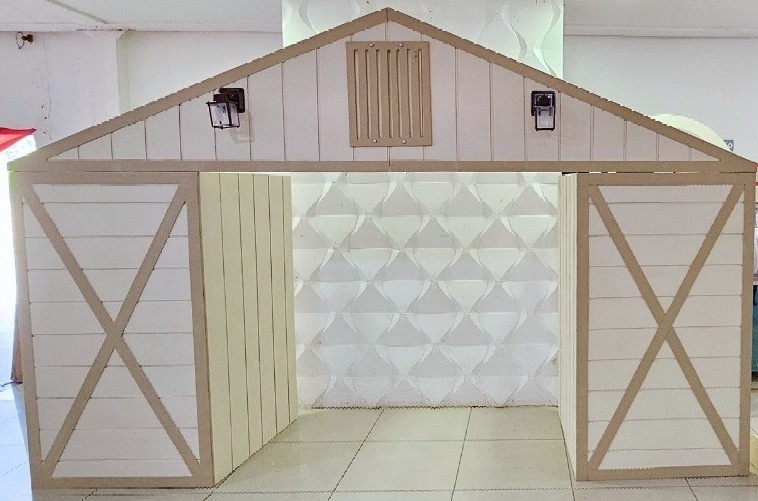 Painel Celeiro 2,40M Alt X 3,70M Larg - BB Festas Aluguel 