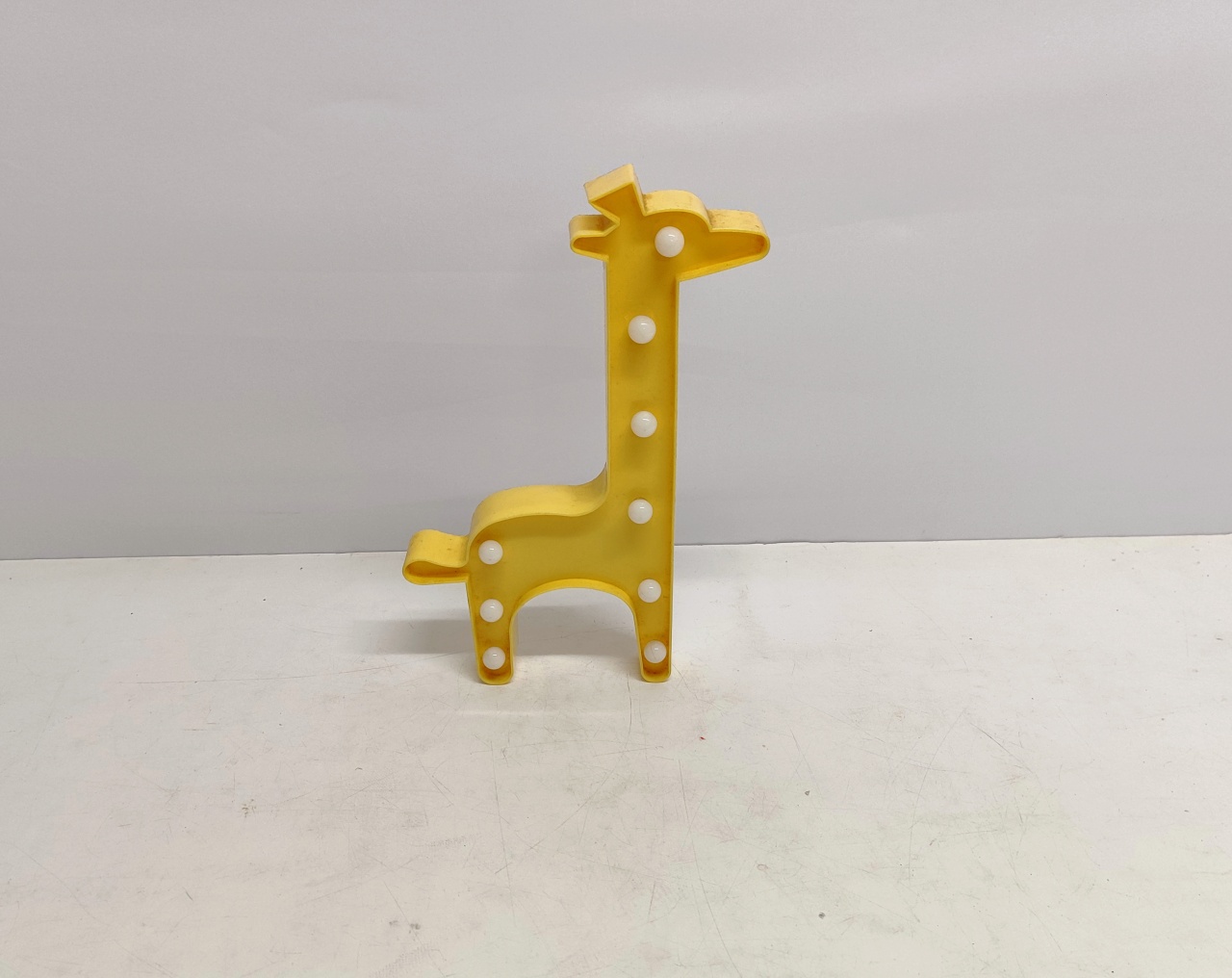 Luminária de Led Formato Girafa 30Cm Alt X 15Cm Larg X 3Cm Comp - BB Festas Aluguel 