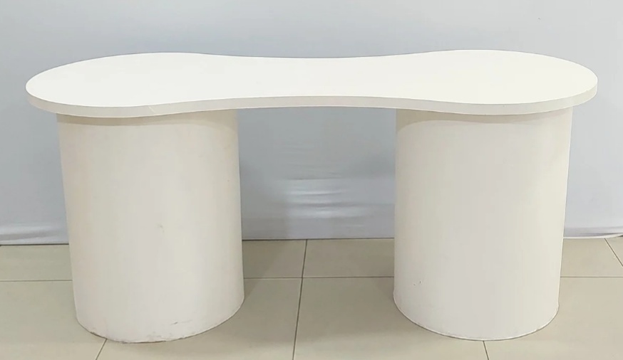 Mesa Orgânica Com 2 Bases Branco 80Cm X 1,80Cm X 70Cm  - BB Festas Aluguel 