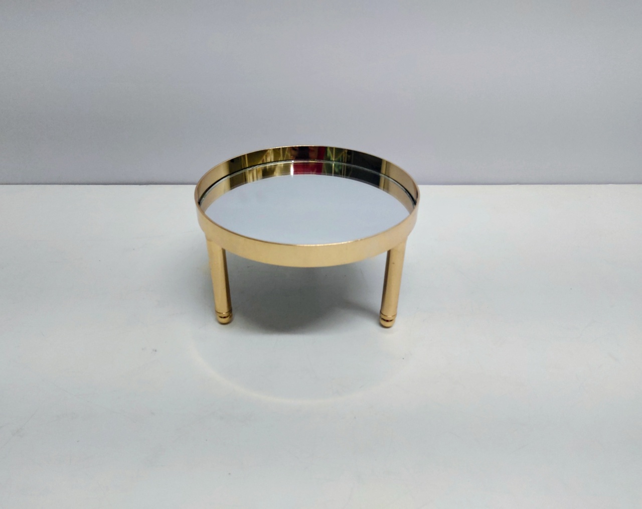 Bandeja Metal Dourada/G Espelhada Com Pé 13Cm Alt X 20Cm Diametro  - BB Festas Aluguel 