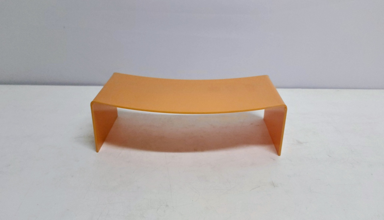 Suporte Acrílico Mostarda/M 8Cm Alt X 26Cm Larg X 14Cm Comp - BB Festas Aluguel 