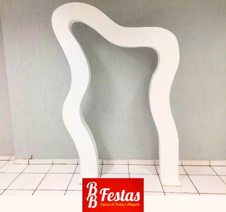 Painel Orgânico Branco  2,20M Alt. X 1,30M Larg. - BB Festas Aluguel 