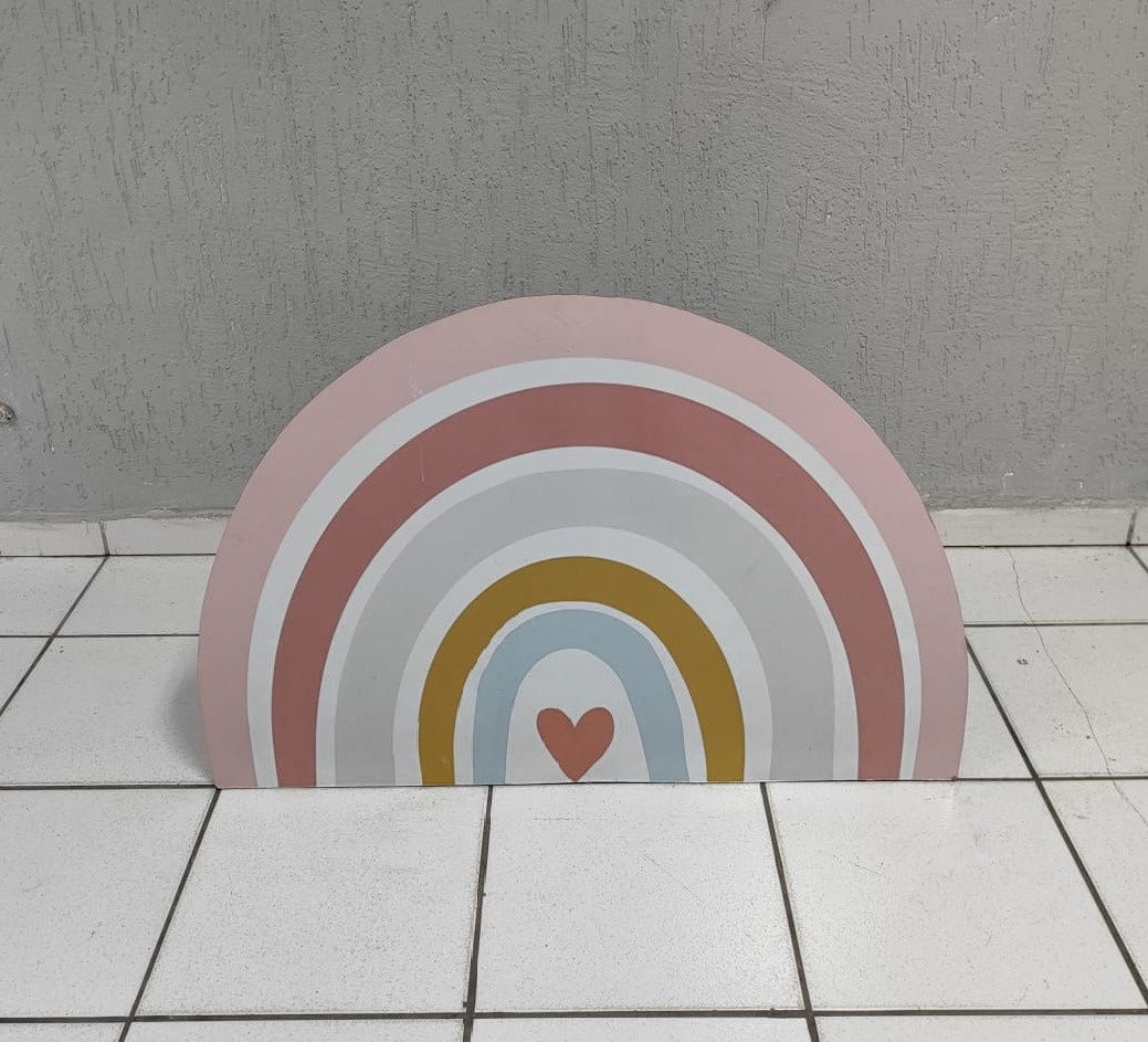 Totem de Chão Arco Íris 65Cm X 95Cm  - BB Festas Aluguel 