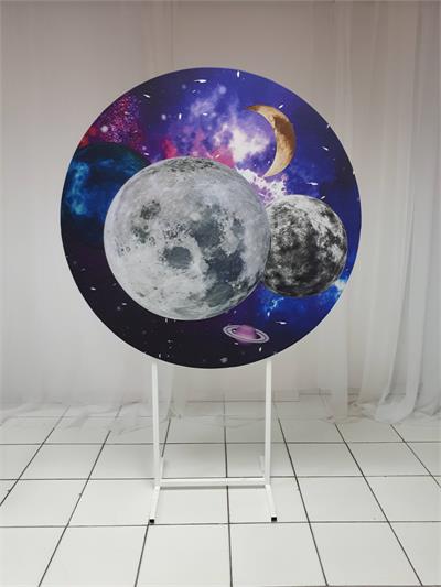 Painel Sublimado Redondo Luas Universo (Astronauta) 1,30Cm - BB Festas Aluguel 