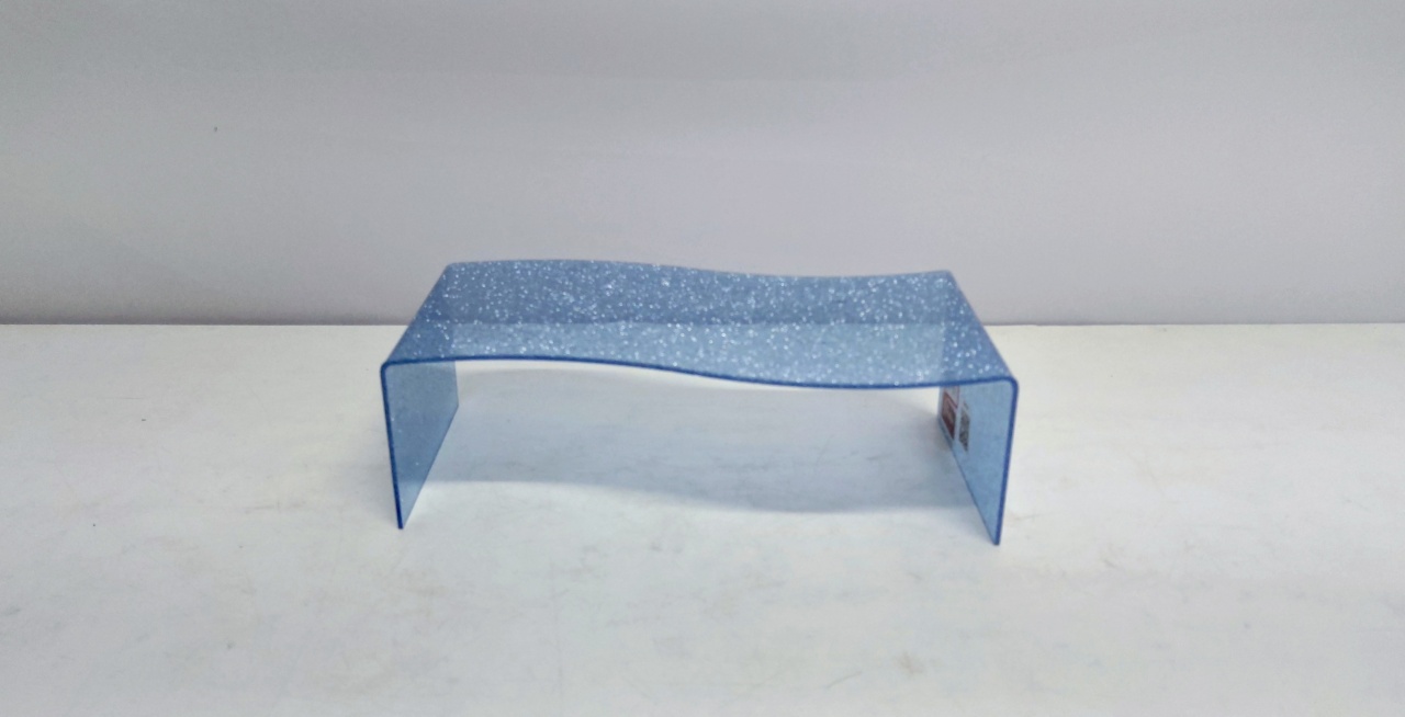 Suporte Acrílico Com Brilho Azul 9Cm Alt X 26Cm Larg X 14Cm Comp - BB Festas Aluguel 