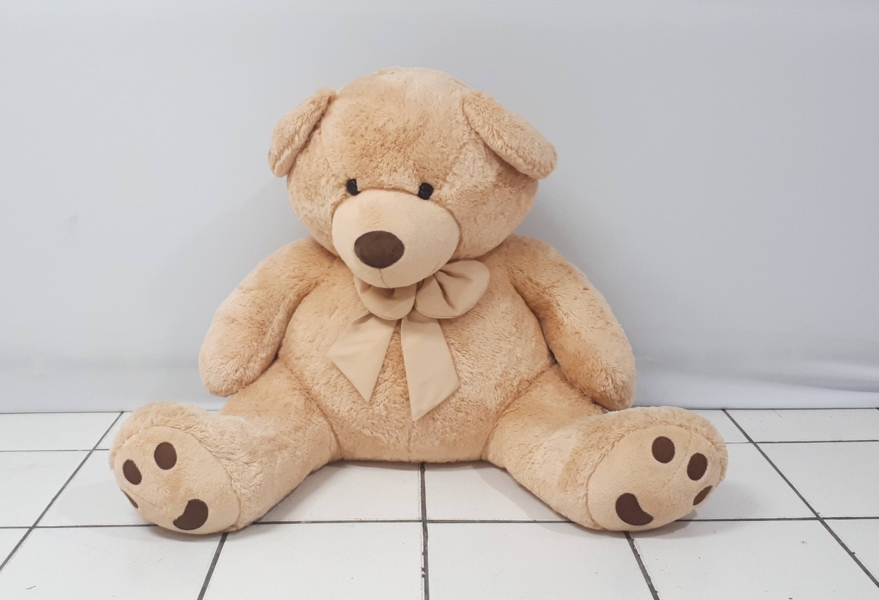 Urso de Pelúcia Bege Grande  - BB Festas Aluguel 