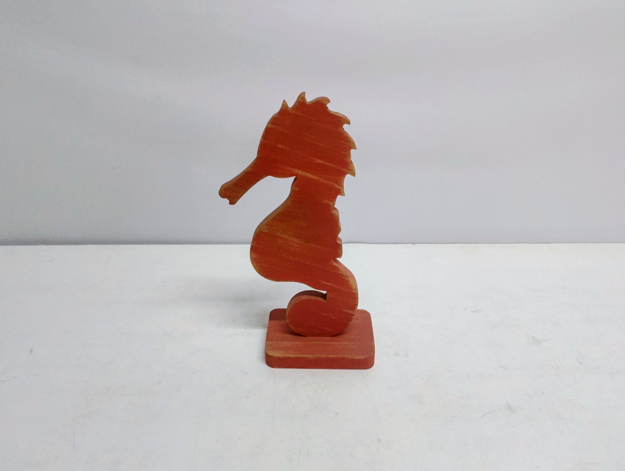 Totem Cavalo Marinho Mdf Terracota  28Cm Alt X 12Cm Diametro  - BB Festas Aluguel 