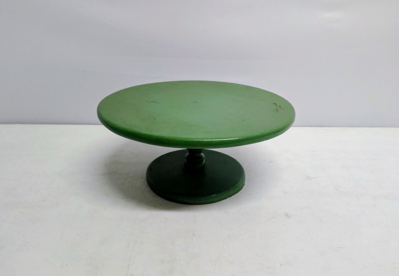 Boleira Mdf Pé Torneado Verde Musgo 13Cm Alt X 30Cm Diametro  - BB Festas Aluguel 