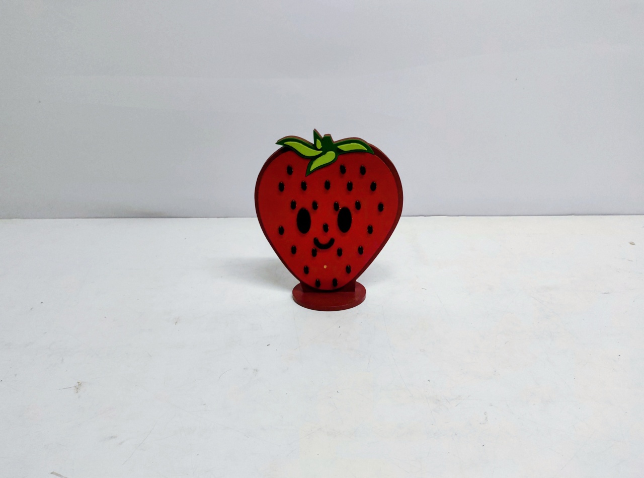 Totem Morango 20Cm Alt X 16Cm Larg  - BB Festas Aluguel 