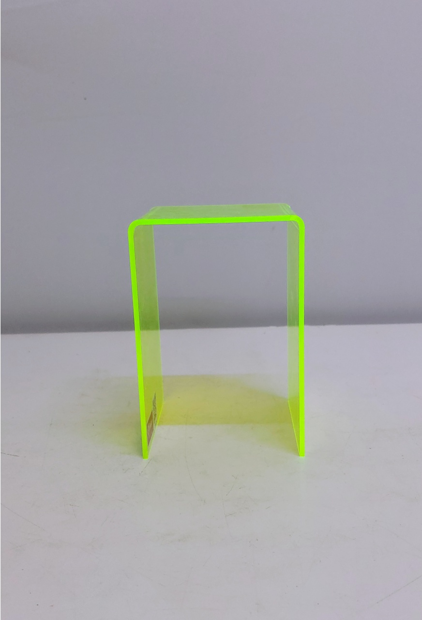 Suporte Quadrado Acrílico Verde Neon 15Cm Alt X 10Cm X 10Cm - BBFestasAluguel 