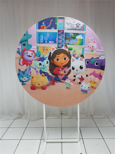 Painel Sublimado Redondo Casa Mágica de Gabi 1,30Cm - BB Festas Aluguel 
