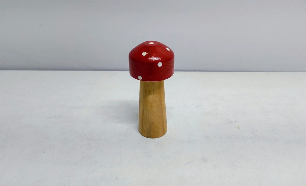 Cogumelo/M Mdf Vermelho 16Cm Alt X 8Cm Diametro  - BB Festas Aluguel 