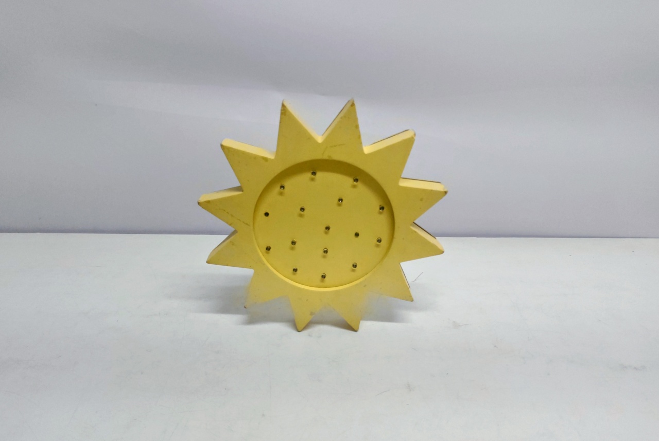 Sol Luminoso Decorativo 24Cm Alt X 24 Larg  - BB Festas Aluguel 