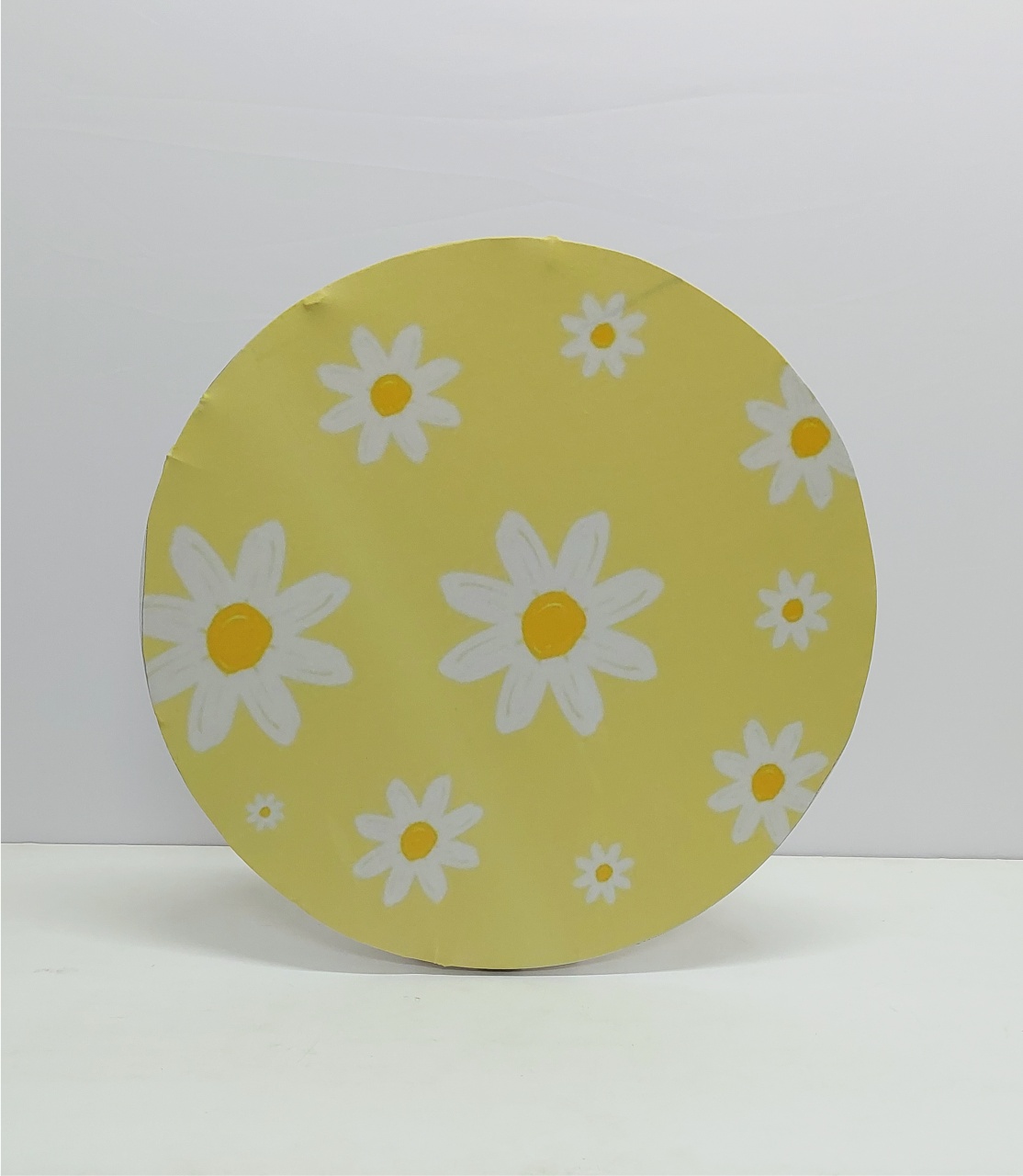 Painel Sublimado Redondo Margaridas Fundo Amarelo 60Cm  - BB Festas Aluguel 