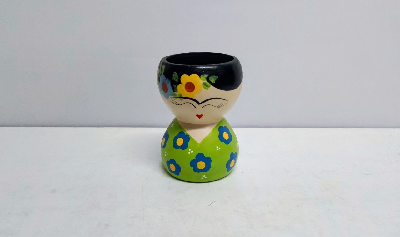 Cachepo Frida Kahlo Verde Claro 19Cm Alt X 13Cm Diametro  - BB Festas Aluguel 