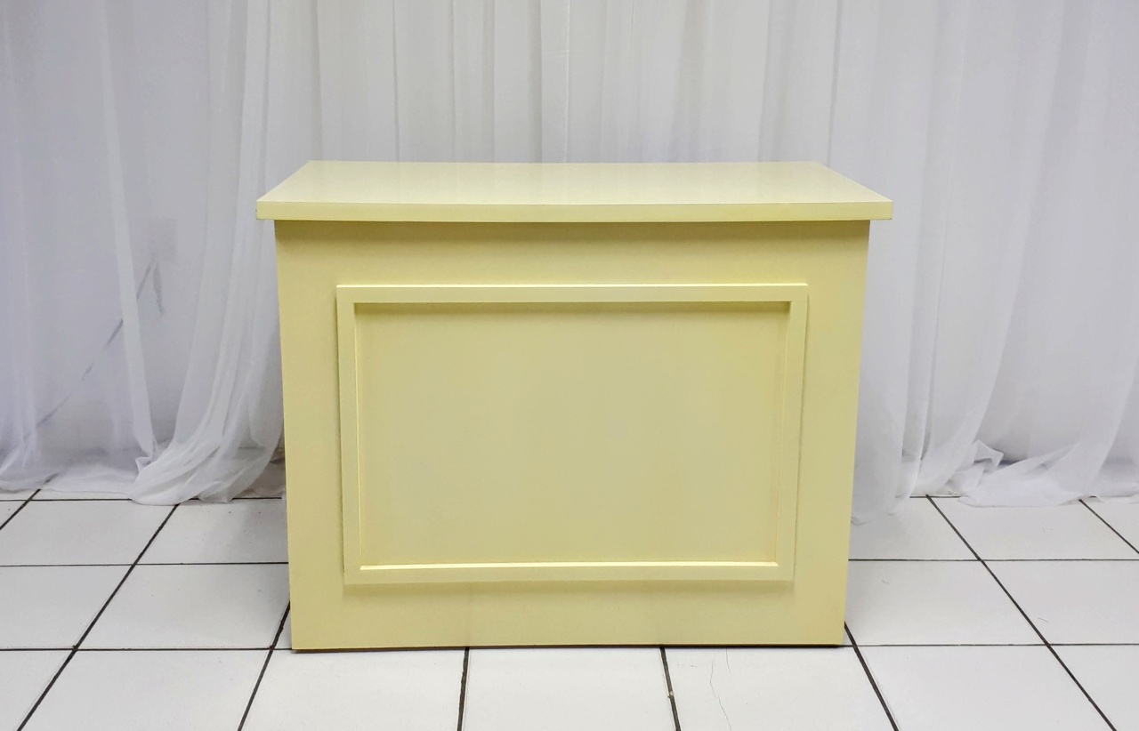 Balcão Desm. Com Moldura Amarelo 80Cm Alt X 1M Larg X 45Cm Comp - BB Festas Aluguel 