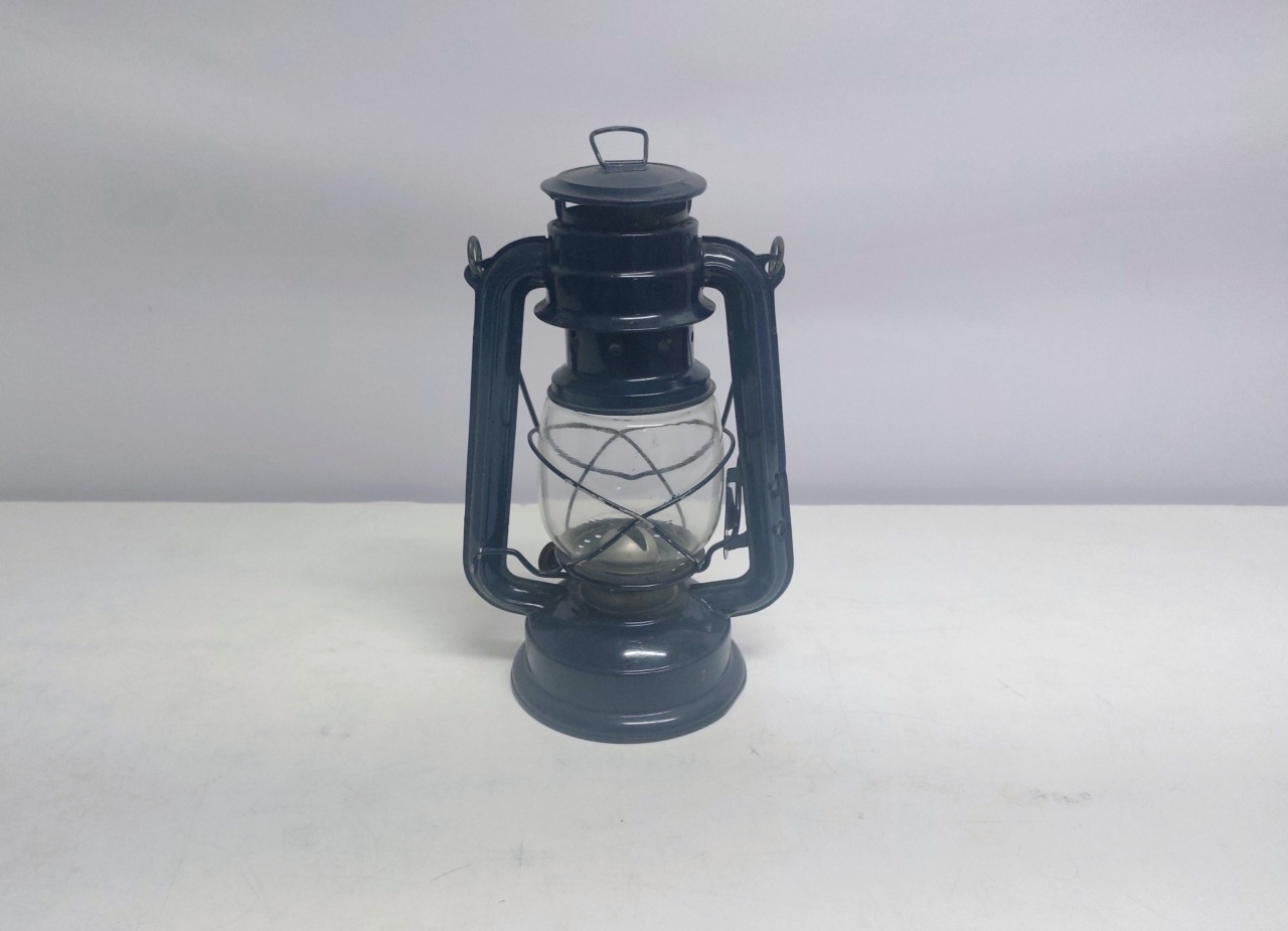 Lamparina de Metal Azul Escuro 24Cm Alt X 12Cm Diametro  - BB Festas Aluguel 
