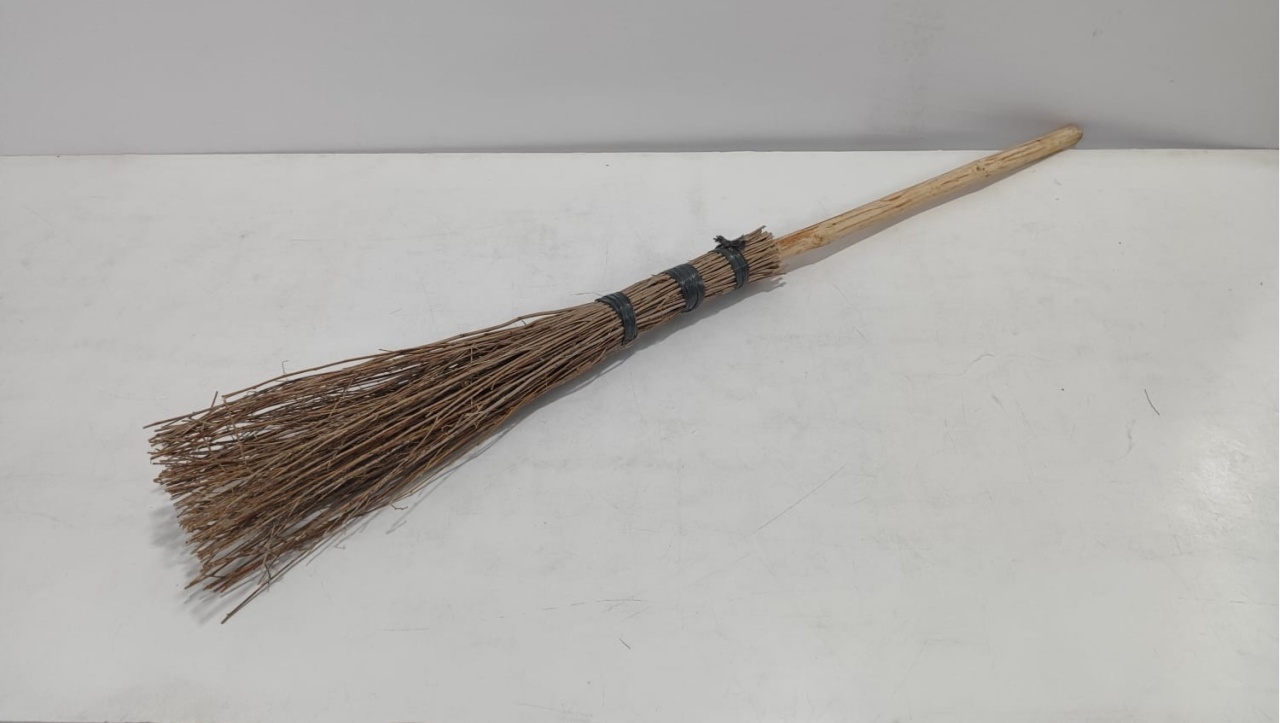 Vassoura de Bruxa (Harry Potter) 95Cm Comp - BBFestasAluguel 