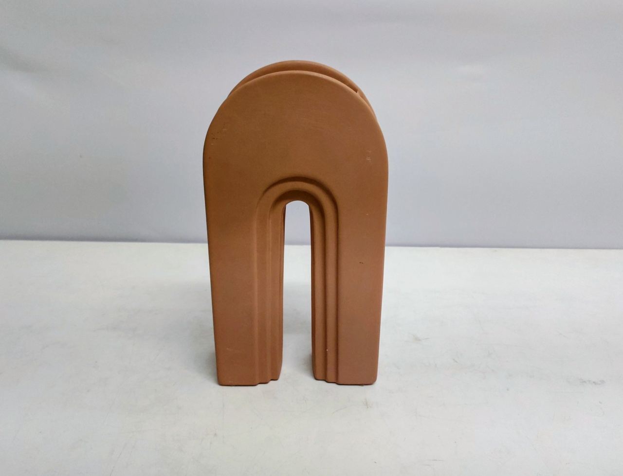Vaso Arco Salmão Fosco 28Cm Alt X 15Cm Larg X 6Cm Comp - BB Festas Aluguel 