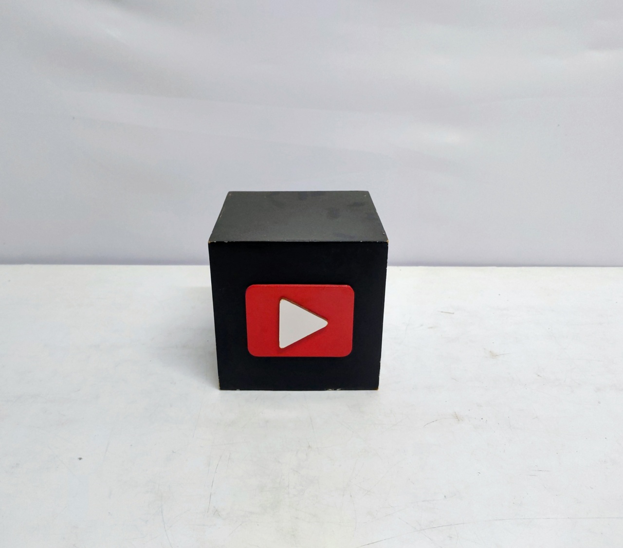 Cubo Preto Youtube 15Cm Alt X 15Cm X 15Cm - BB Festas Aluguel 