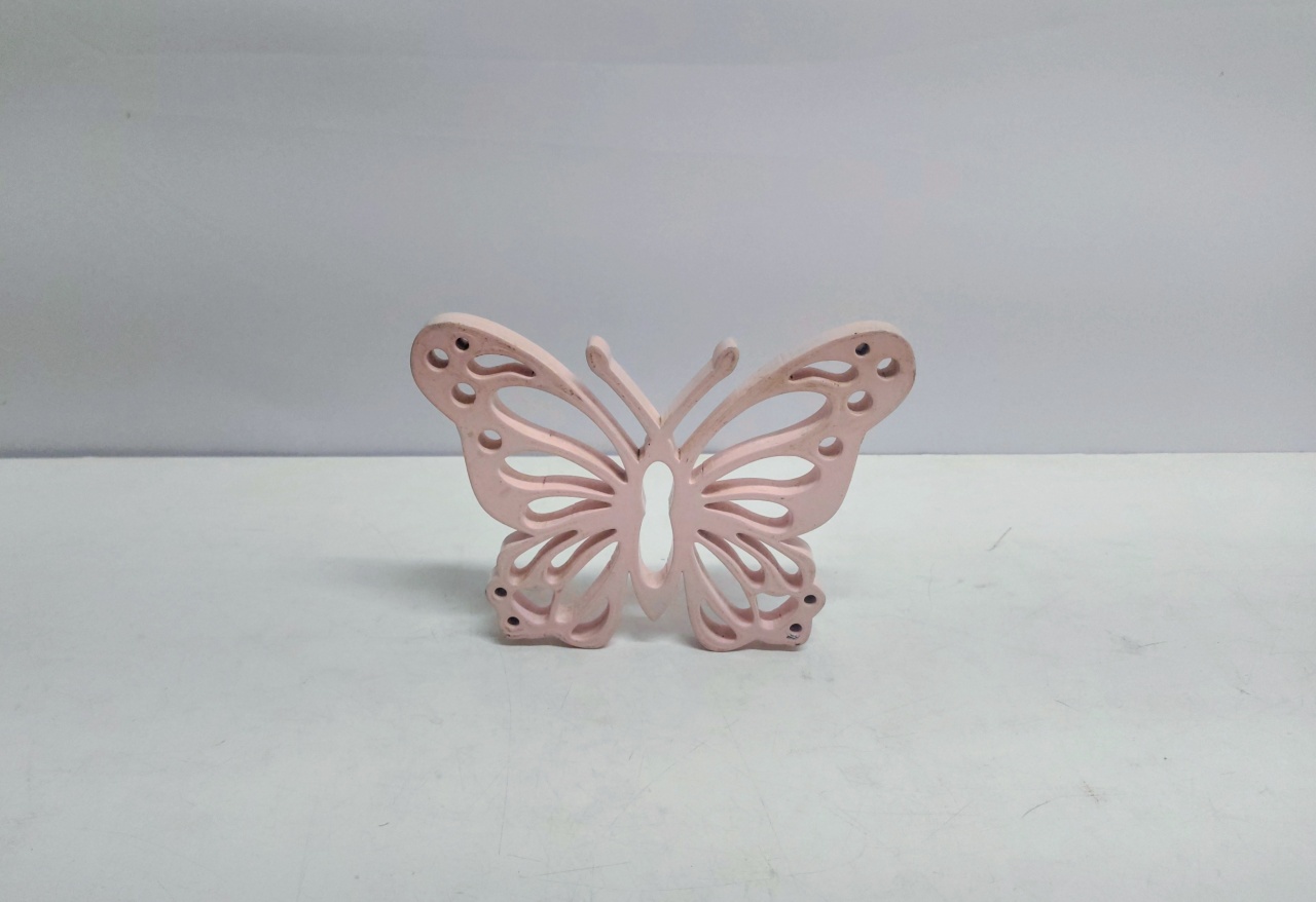 Totem Borboleta Mdf Decorativa Rosa 16Cm Alt X 21Cm Larg   - BBFestasAluguel 