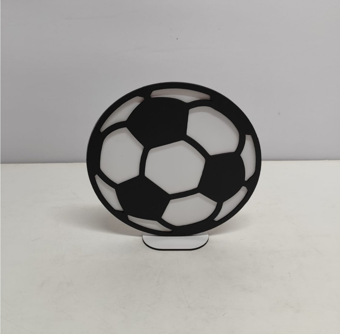Totem Bola Branco/Preto 22Cm Alt X 22Cm Larg - BBFestasAluguel 