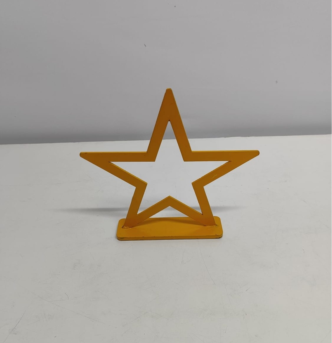 Totem Estrela Amarelo  - BB Festas Aluguel 