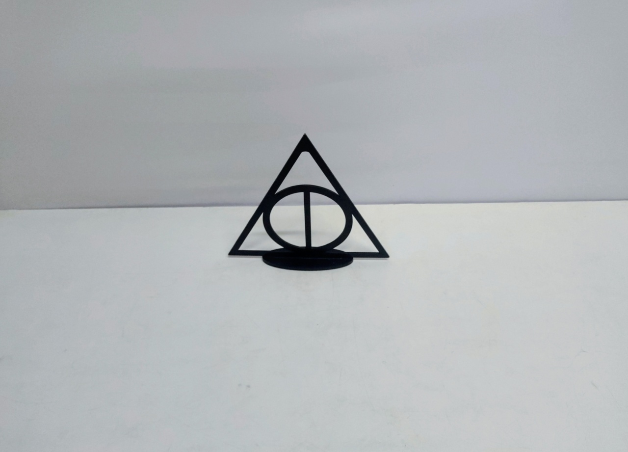Totem Relíquias da Morte (Harry Potter) 22Cm Alt X 24Cm Larg  - BB Festas Aluguel 