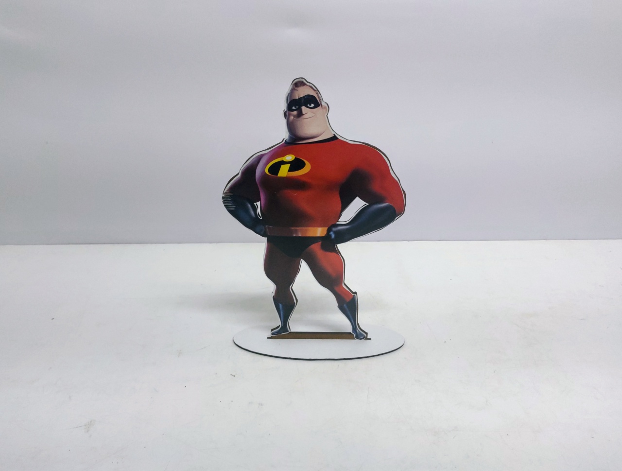 Totem Senhor Incrível 25Cm Alt X 20Cm Larg  - BB Festas Aluguel 