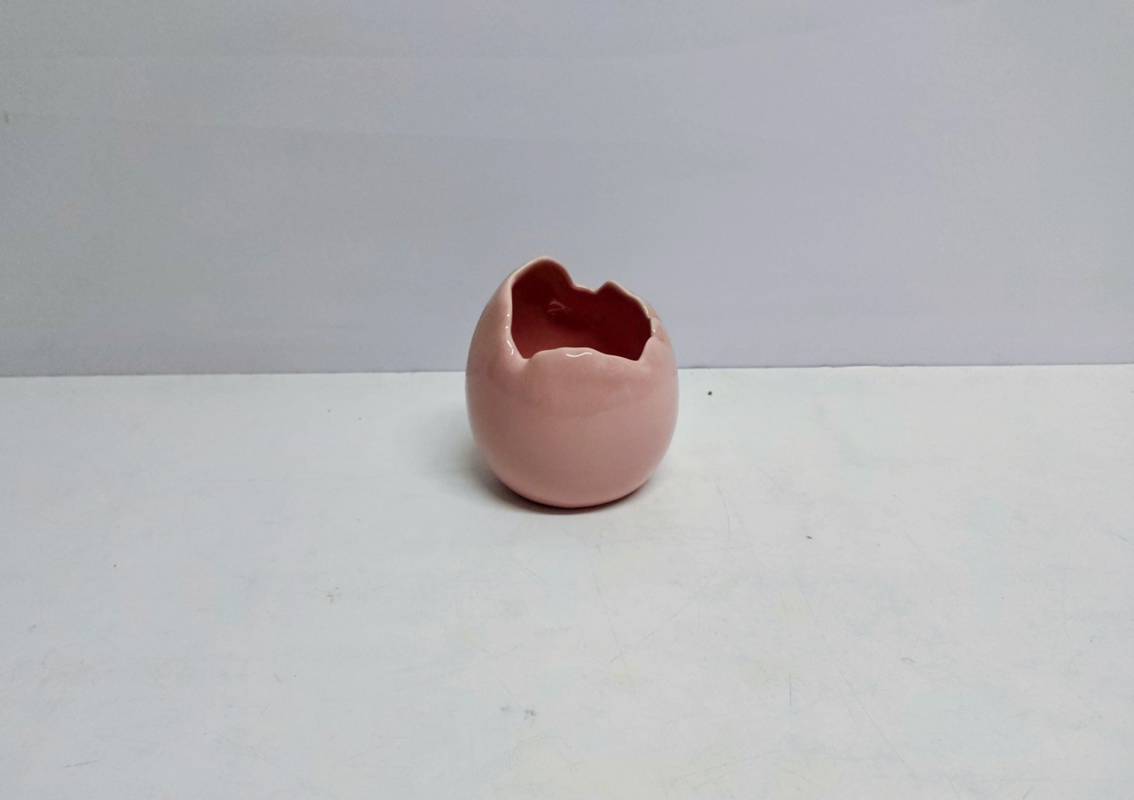Vaso Ovo Quebrado Rosa Claro 13Cm Alt X 12Cm Diametro  - BBFestasAluguel 