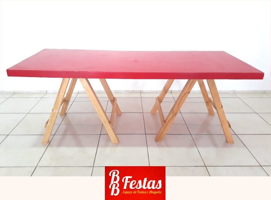 Mesa Cavalete Com Tampo Vermelho 80Cm Alt X 1,85Cm Larg X 70Cm Comp - BB Festas Aluguel 