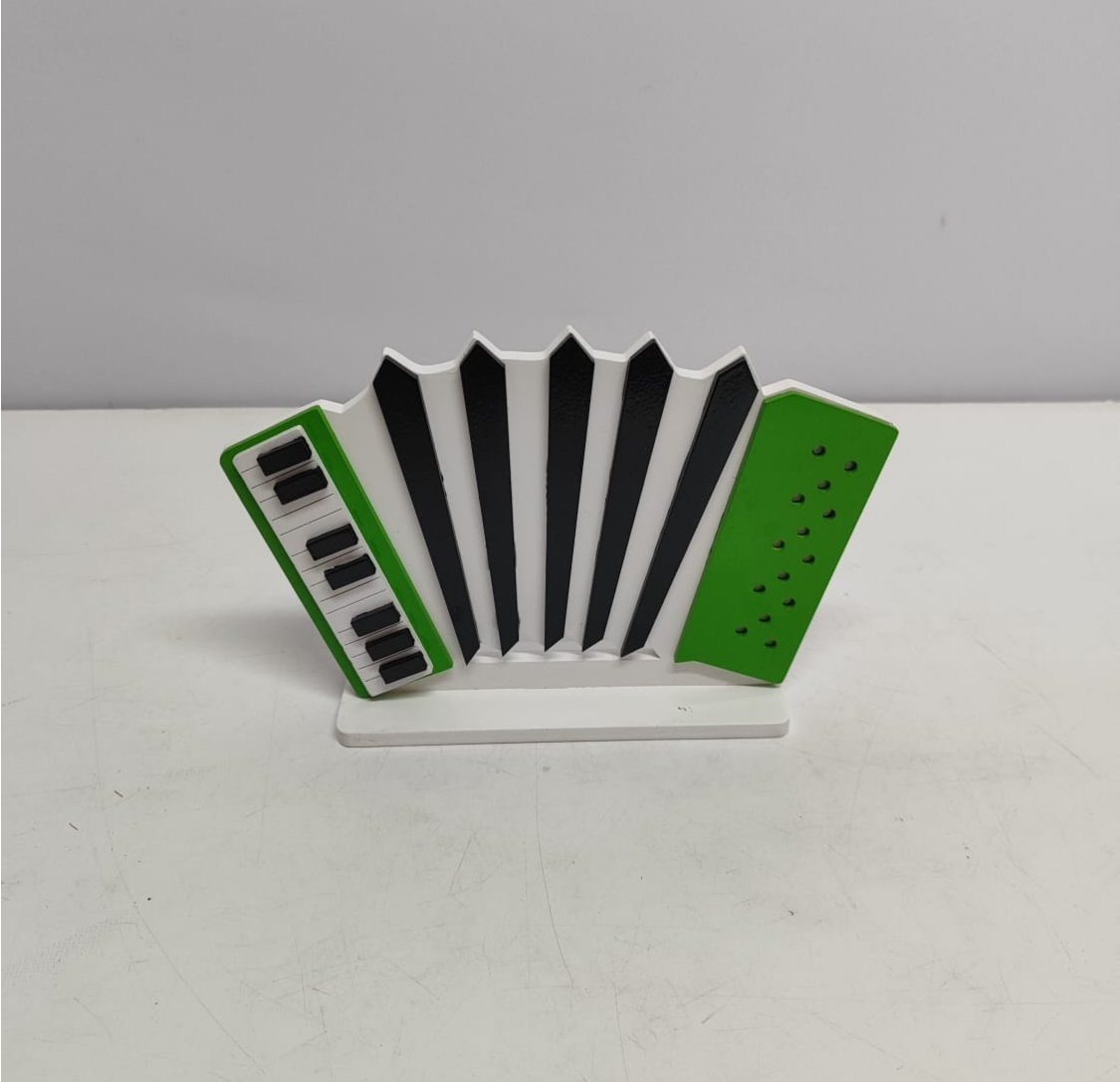 Totem Sanfona Verde (São João) 15Cm Alt X 20Cm Larg - BBFestasAluguel 