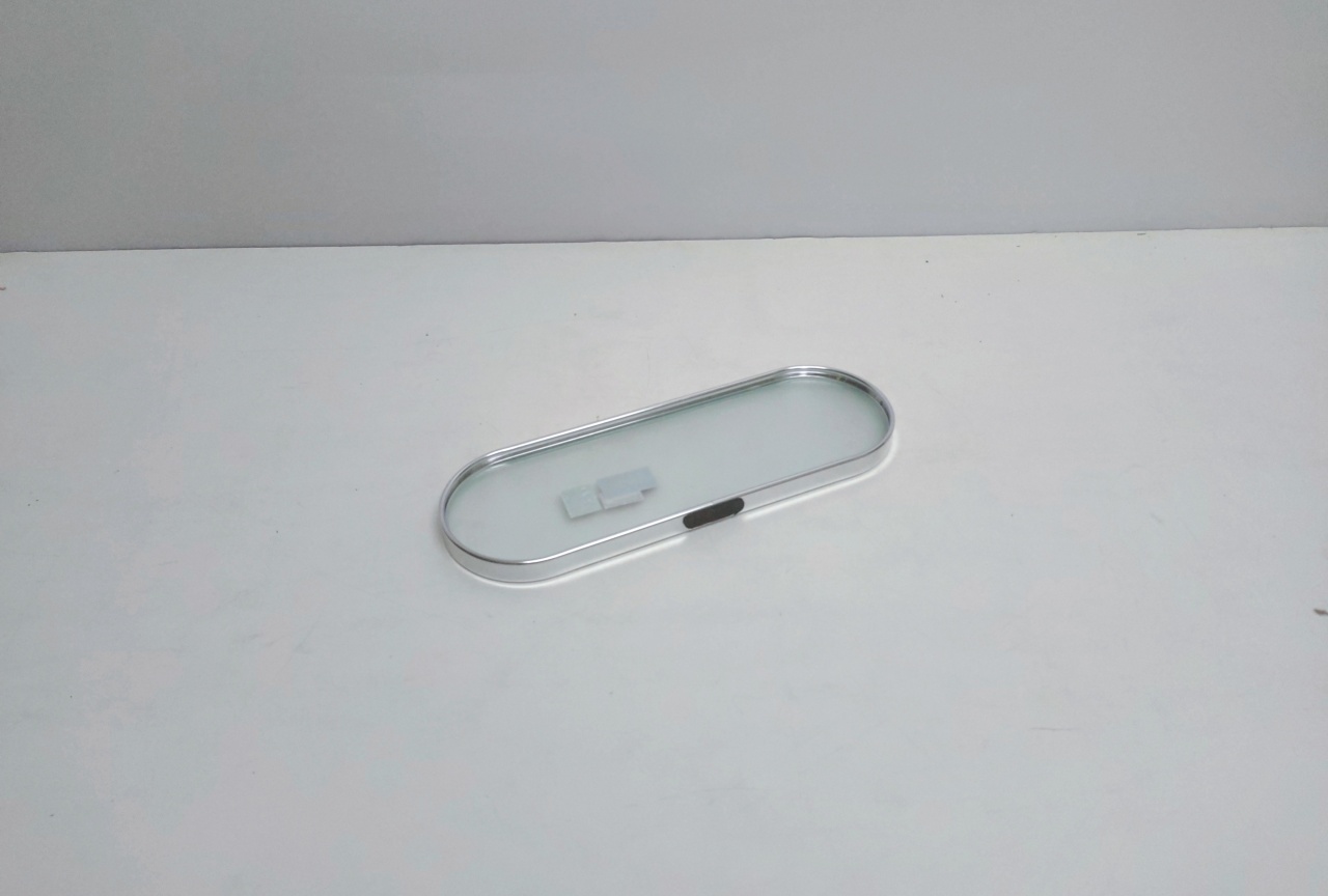 Bandeja Oval de Vidro Borda Prata 2Cm Alt X 10Cm Larg X 30Cm Comp - BB Festas Aluguel 
