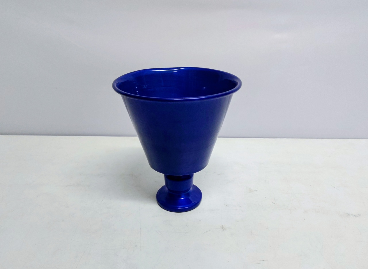 Vaso Tulipa Azul Royal 22Cm Alt X 19Cm Diametro  - BB Festas Aluguel 