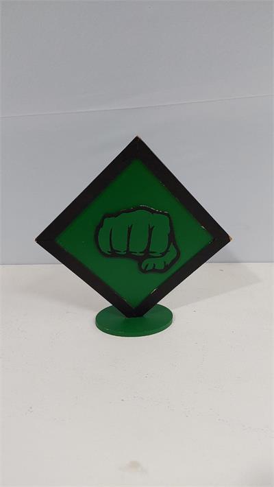 Totem Simbolo Hulk Em Mdf (Herois) 23Cm X 23Cm - BB Festas Aluguel 