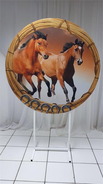 Painel Sublimado Redondo Cavalos Correndo 1,30Cm - BB Festas Aluguel 